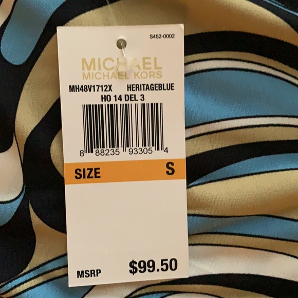 Dress - Picture 2 of 2